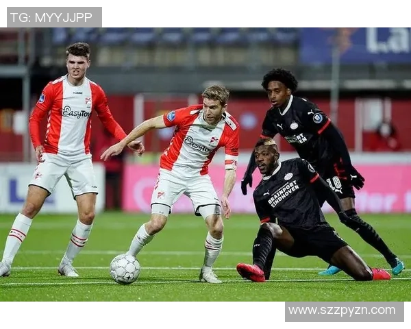 格罗宁与格拉夫的精彩对决揭示足球战术与团队合作的魅力